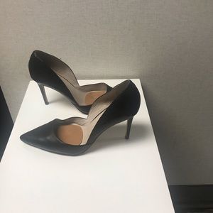 Vince Camuto black pumps